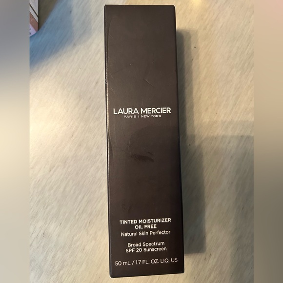 Laura Mercier Tinted Moisturizer Oil Free Skin Perfector with SPF 20 - Cacao - Picture 1 of 3